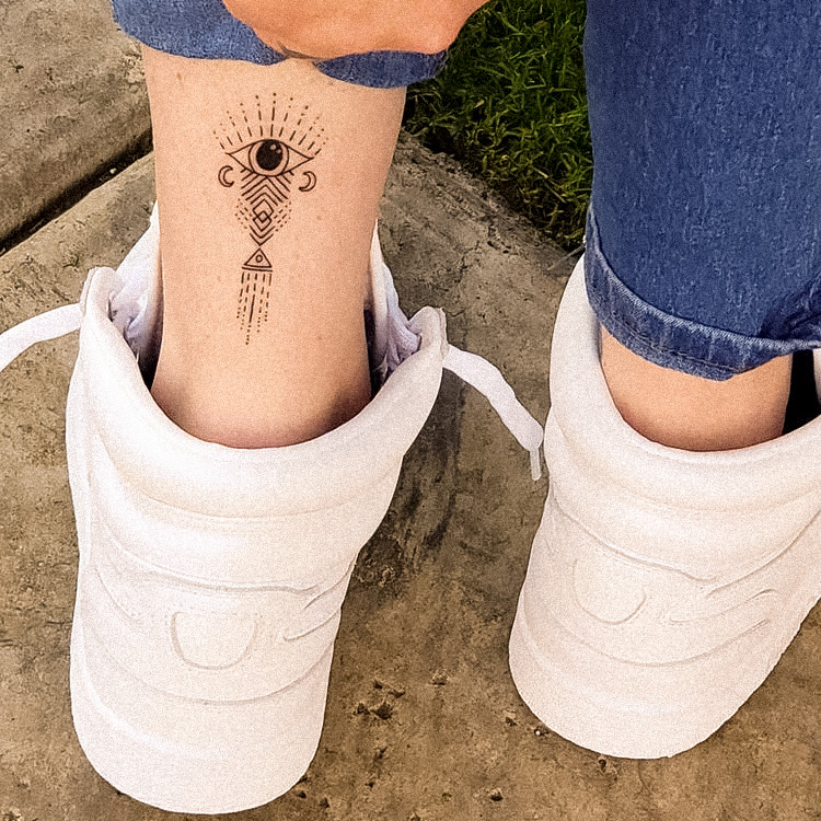 girl-leg-tattoo-custom-design